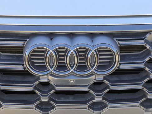 Used 2024 Audi SQ5 Premium Plus w/ Premium Plus Package image 31