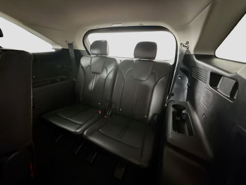 Used 2024 Kia Sorento S image 42