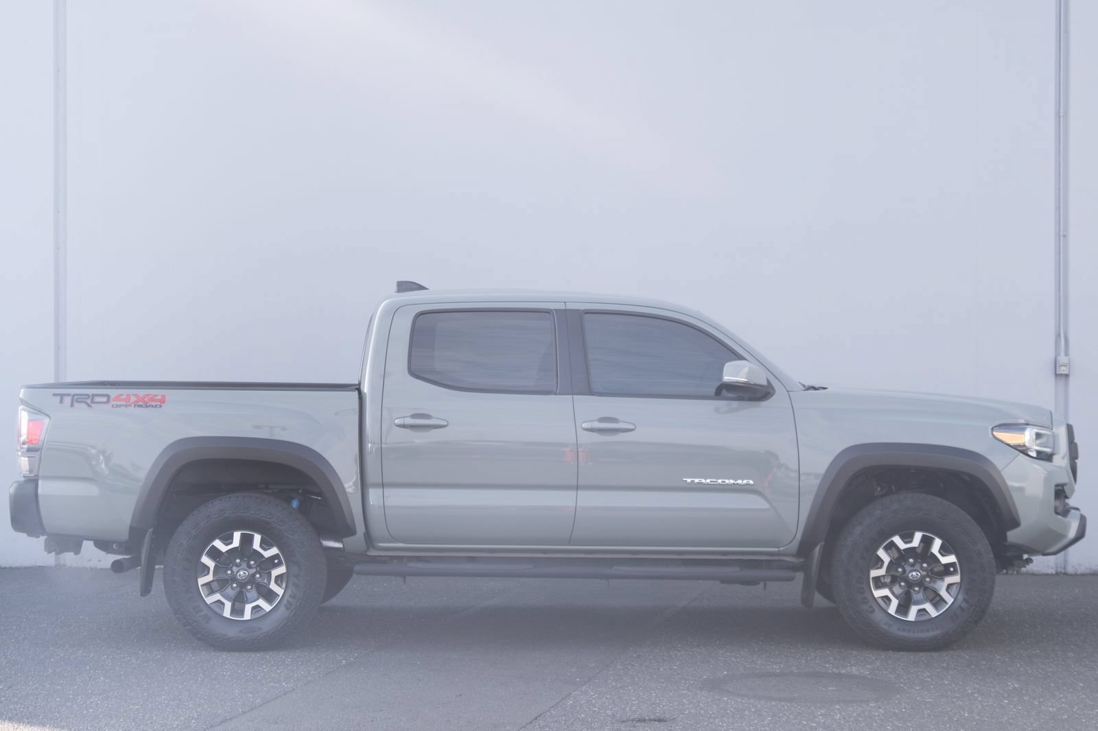 Used 2023 Toyota Tacoma TRD Off-Road AWD/4WD image 23