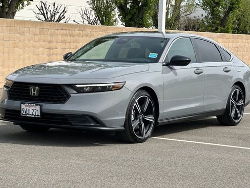 Used 2025 Honda Accord Sport image 8