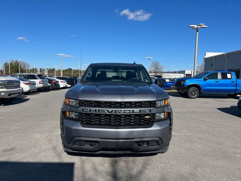 Used 2020 Chevrolet Silverado 1500 Custom w/ Custom Value Package image 2