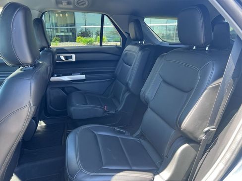 Certified 2022 Ford Explorer XLT w/ Equipment Group 202A AWD/4WD image 15