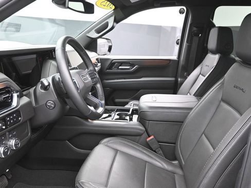 Certified 2025 GMC Yukon XL Denali image 19