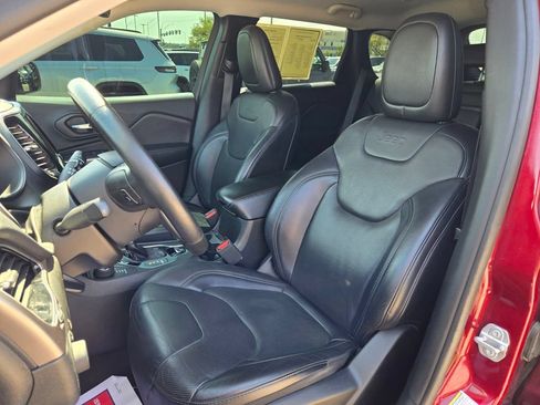 Used 2019 Jeep Cherokee Limited AWD/4WD image 15
