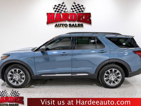 Used 2025 Ford Explorer Active w/ Active Comfort Package AWD/4WD image 1
