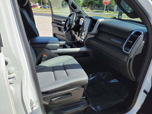 Used 2023 RAM 1500 Big Horn AWD/4WD image 14