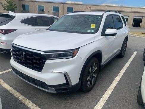 Used 2024 Honda Pilot Elite image 1