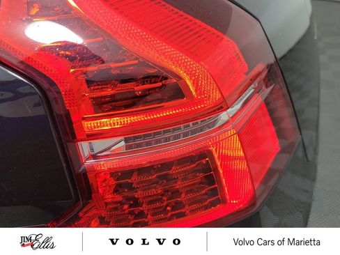 Used 2019 Volvo XC60 T8 R-Design w/ Protection Package Premier AWD/4WD image 7