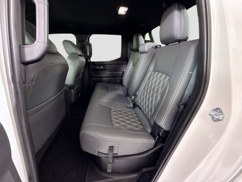 Used 2025 Toyota Tacoma TRD Sport AWD/4WD image 21