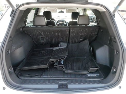 Used 2022 Chevrolet Equinox Premier AWD/4WD image 18