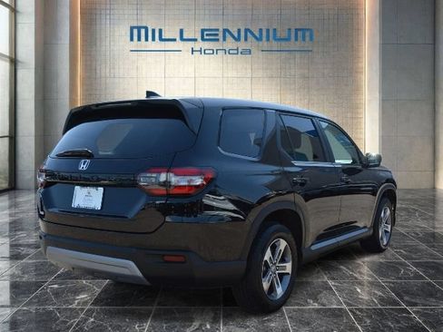 Used 2025 Honda Pilot EX-L image 4