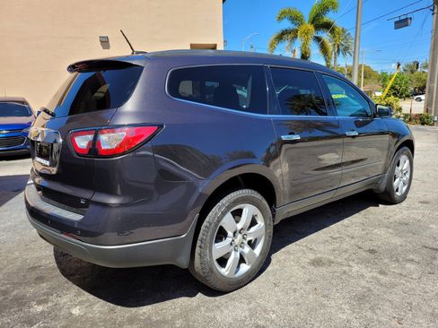 Used 2017 Chevrolet Traverse LT w/ Style and Technology Package image 12