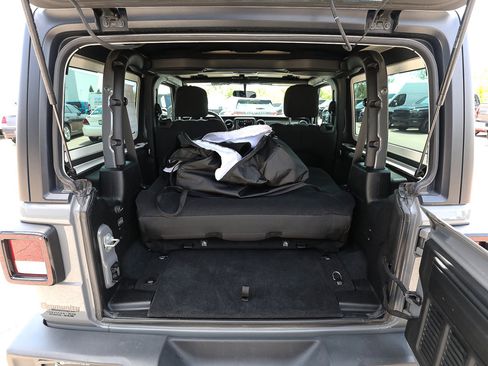 Used 2023 Jeep Wrangler Sport AWD/4WD image 6