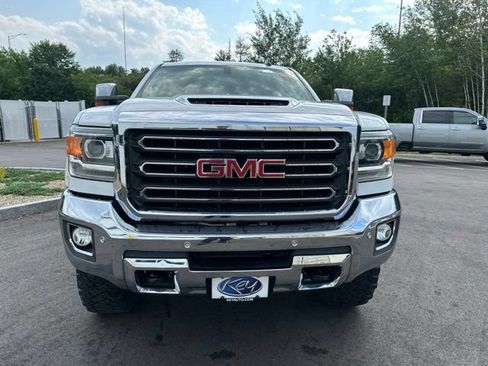 Used 2018 GMC Sierra 2500 SLT w/ Duramax Plus Package AWD/4WD image 8
