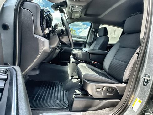 Used 2023 Chevrolet Silverado 1500 LT image 3