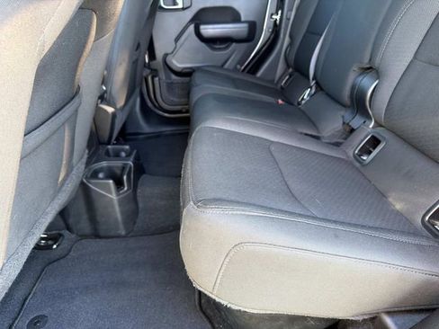 Used 2023 Jeep Gladiator Sport image 11