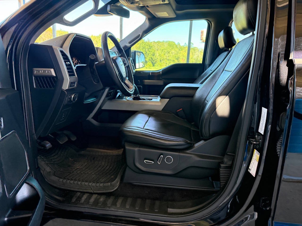 Used 2017 Ford F150 Lariat w/ Equipment Group 502A Luxury AWD/4WD image 15