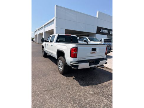 Used 2019 GMC Sierra 2500 Denali w/ Duramax Plus Package AWD/4WD image 4