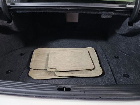 Used 2005 Cadillac De Ville Premium image 13