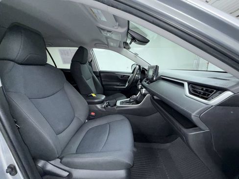 Used 2021 Toyota RAV4 LE FWD image 18