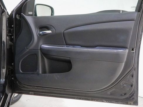 Used 2013 Chrysler 200 Limited image 31