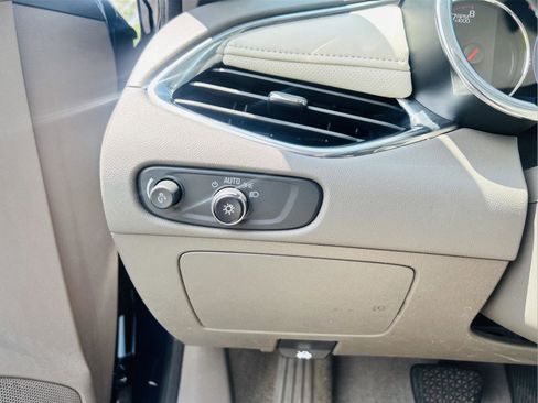 Used 2021 Chevrolet Malibu Premier image 24