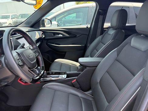 Used 2022 Chevrolet TrailBlazer RS FWD image 13