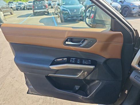 Used 2023 Nissan Pathfinder Platinum AWD/4WD image 29