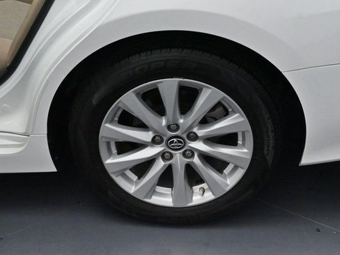 Used 2019 Toyota Camry LE FWD image 27