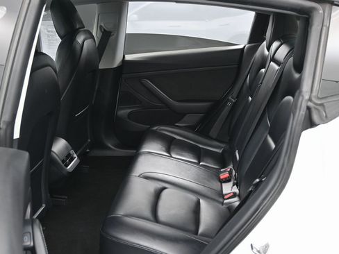 Used 2021 Tesla Model 3 Standard Range Plus image 37