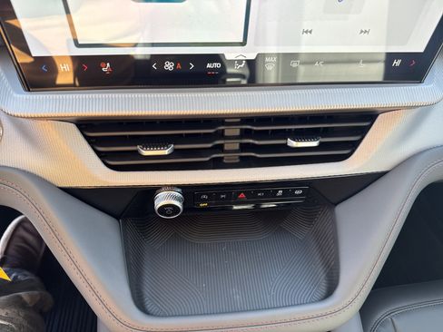 New 2026 Ford Explorer Active w/ Active Comfort Package image 27