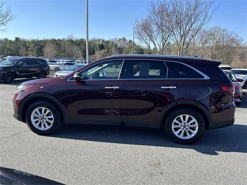 Used 2019 Kia Sorento LX w/ LX Convenience Package image 4