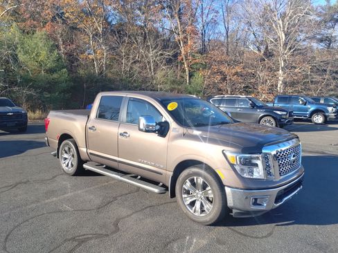 Used 2019 Nissan Titan SL w/ Chrome Package image 1