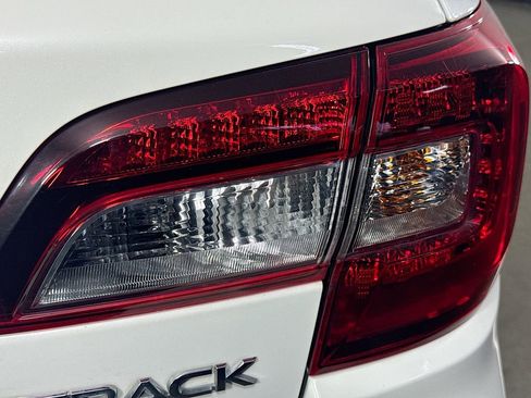 Used 2019 Subaru Outback 2.5i Limited w/ Popular Package #2 image 33