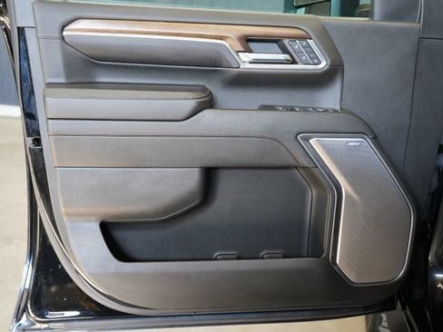 Used 2024 Chevrolet Silverado 3500 High Country w/ High Country Premium Package AWD/4WD image 9
