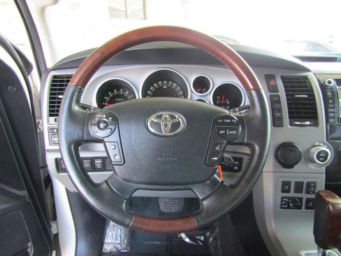 Used 2012 Toyota Sequoia Platinum RWD image 18