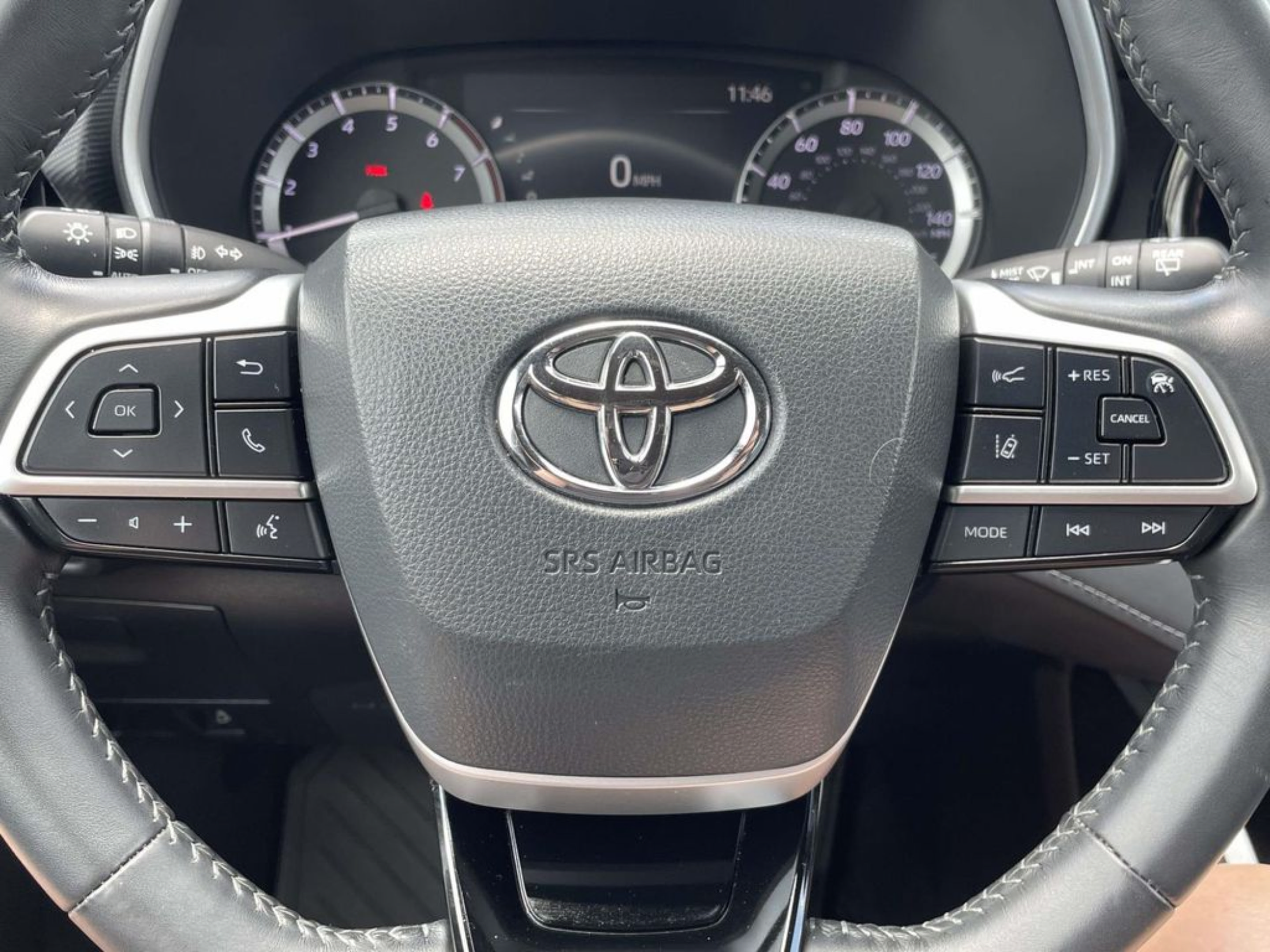 Used 2024 Toyota Highlander XSE FWD image 25