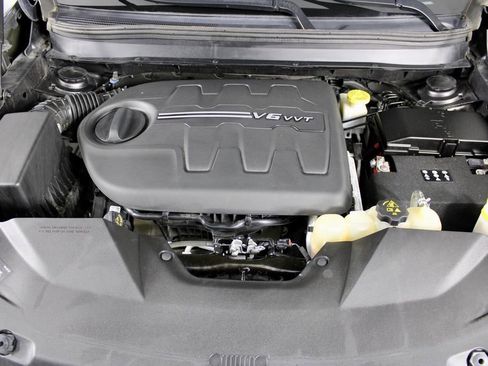 Used 2019 Jeep Cherokee Limited AWD/4WD image 13
