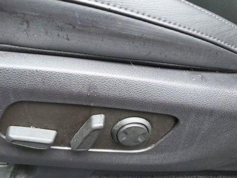 Used 2024 Kia Carnival EX FWD image 7