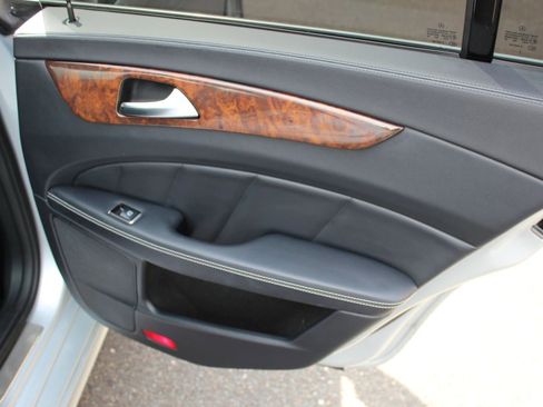 Used 2014 Mercedes-Benz CLS 550 4MATIC image 27