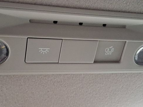 Used 2025 Nissan Kicks SV w/ Charging Package image 25