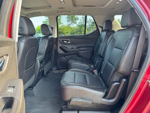 Used 2021 Chevrolet Traverse LT AWD/4WD image 16