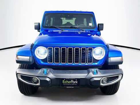 Used 2024 Jeep Wrangler Unlimited Sahara AWD/4WD image 2