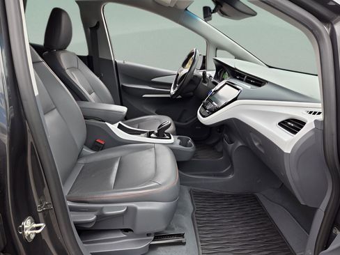 Used 2019 Chevrolet Bolt Premier w/ Infotainment Package image 18