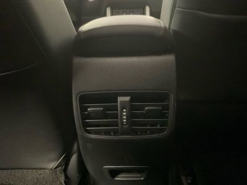 Used 2023 Toyota Corolla Cross XLE image 19