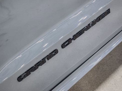 Used 2021 Jeep Grand Cherokee SRT image 25