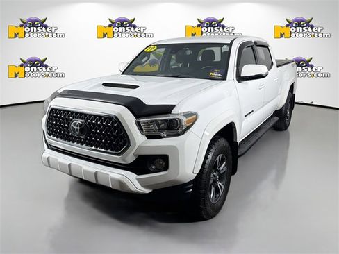 Used 2019 Toyota Tacoma TRD Sport image 1