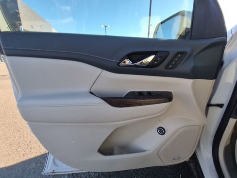 Used 2021 GMC Acadia Denali w/ Denali Ultimate Package image 11