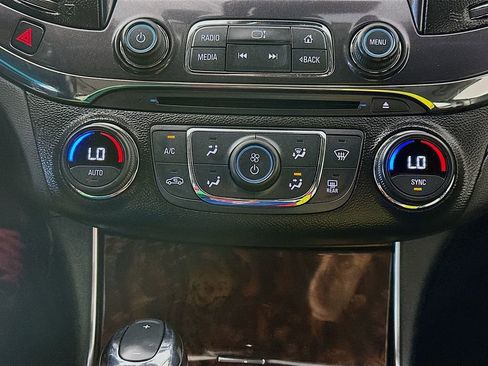 Used 2014 Chevrolet Impala LT FWD image 18
