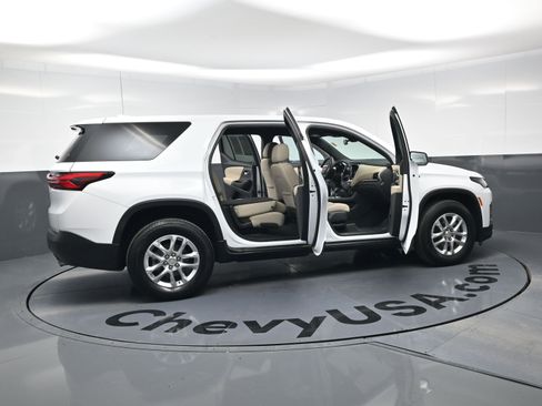 Certified 2023 Chevrolet Traverse LS image 24